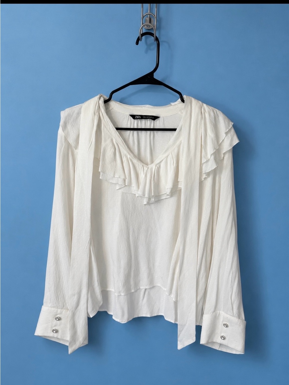 Zara Cream Ruffled V-Neck Long Sleeve Blouse